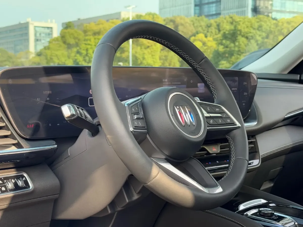 2024 Buick EnvisionPlus 2.0T 237HP L4 9AT,autocango,china used car exporter,china ev exporter,chinese used car exporter,chinese used ev exporter