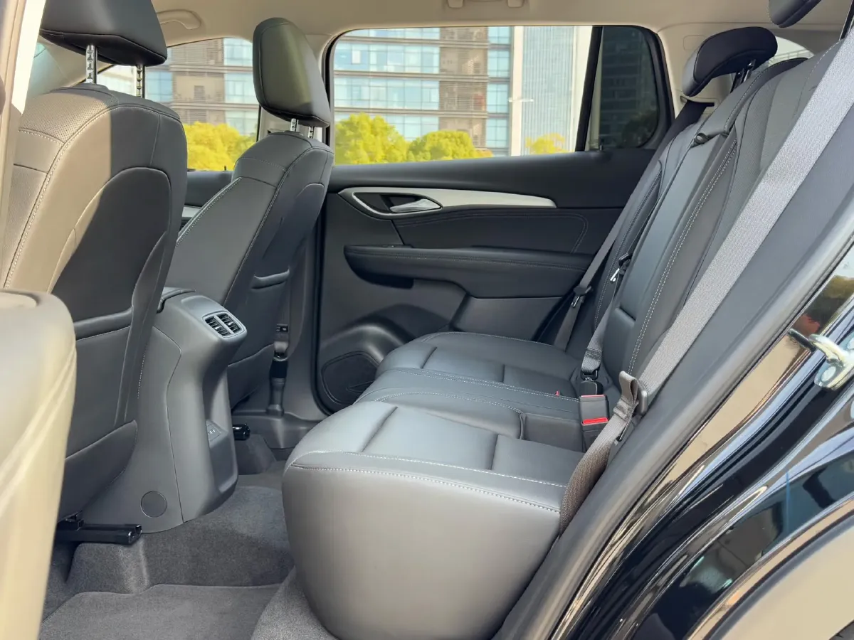 2024 Buick EnvisionPlus 2.0T 237HP L4 9AT,autocango,china used car exporter,china ev exporter,chinese used car exporter,chinese used ev exporter