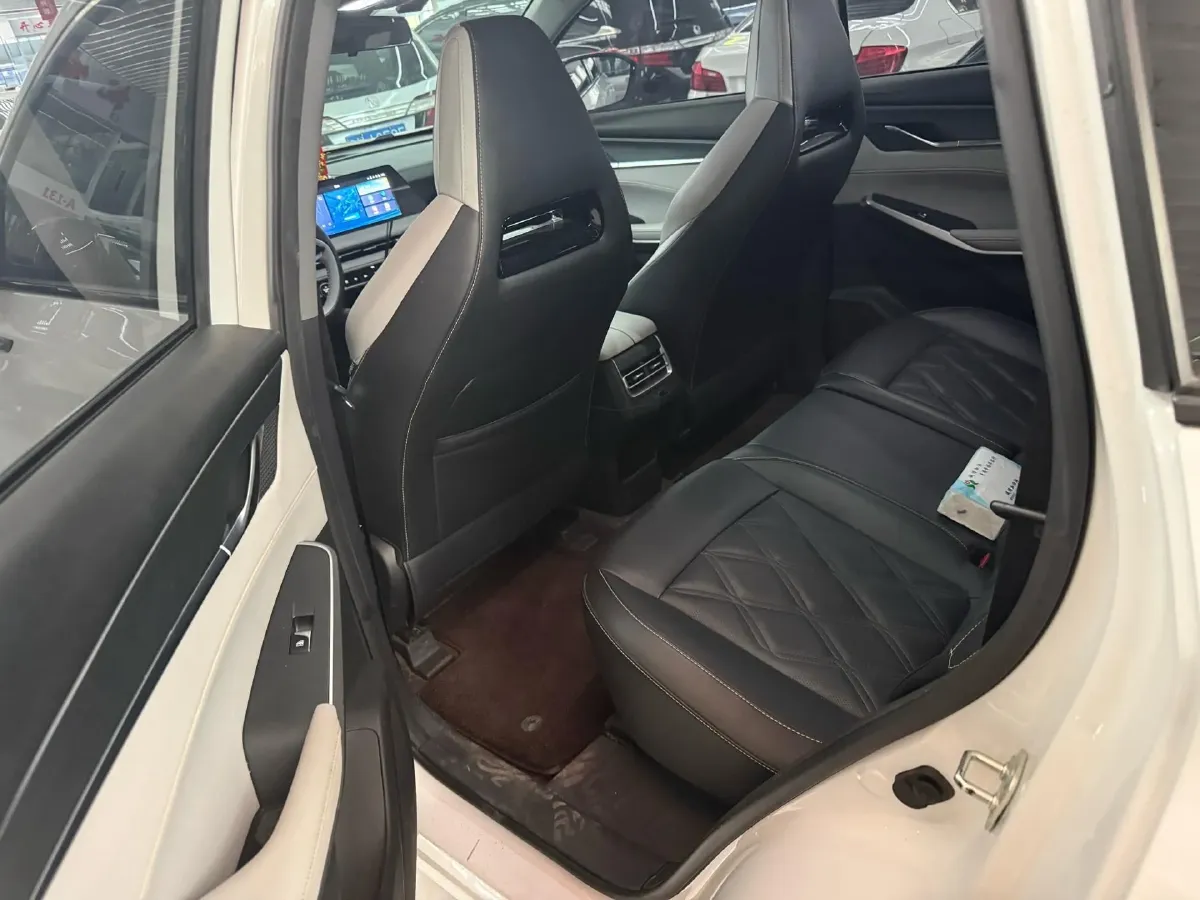 2023 ChangAn CS75 Plus 1.5T 188HP L4 8AT,autocango,china used car exporter,china ev exporter,chinese used car exporter,chinese used ev exporter