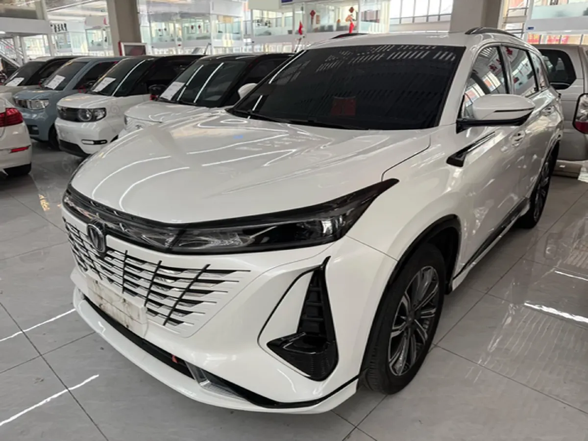 2023 ChangAn CS75 Plus 1.5T 188HP L4 8AT,autocango,china used car exporter,china ev exporter,chinese used car exporter,chinese used ev exporter