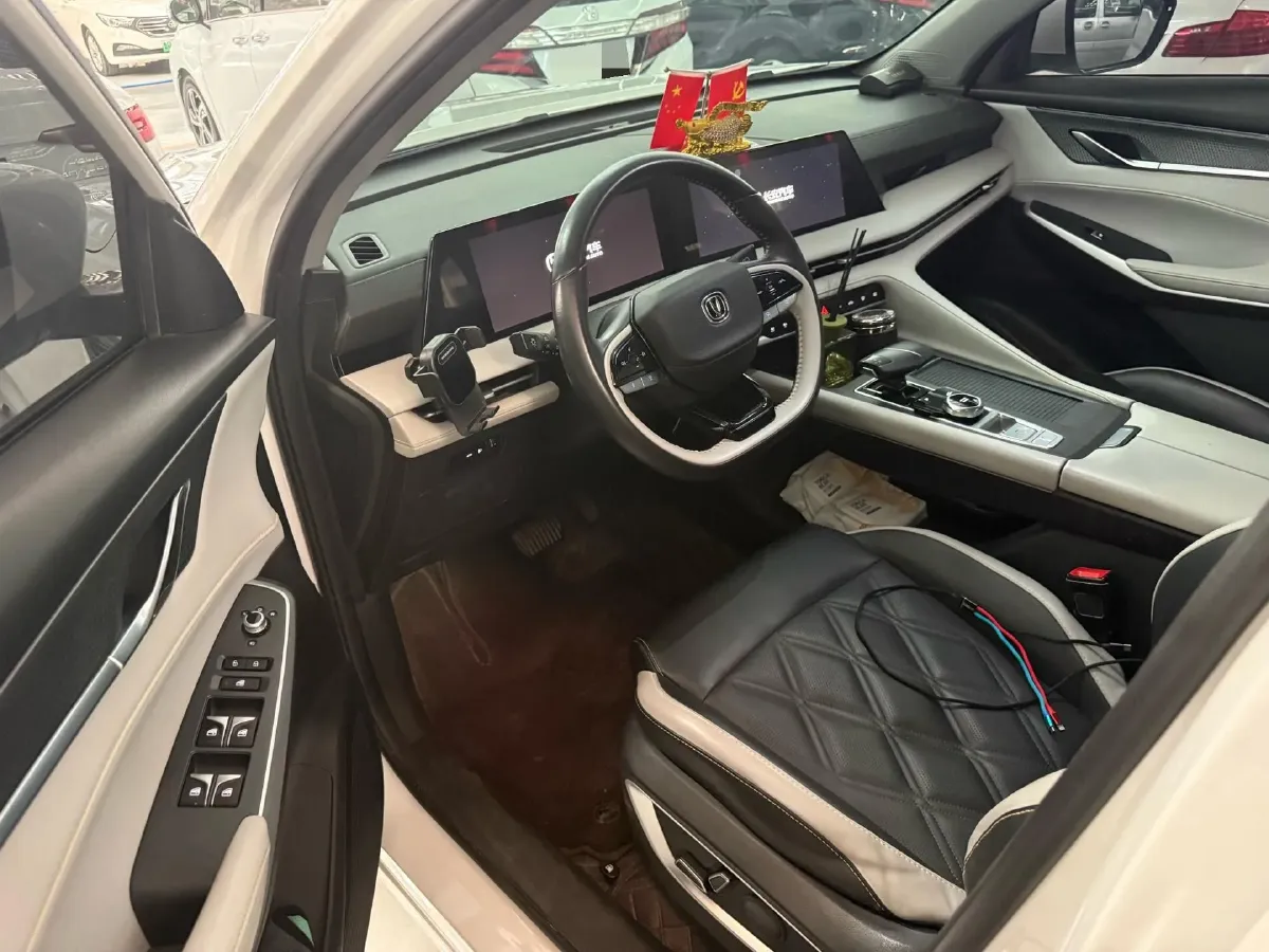 2023 ChangAn CS75 Plus 1.5T 188HP L4 8AT,autocango,china used car exporter,china ev exporter,chinese used car exporter,chinese used ev exporter