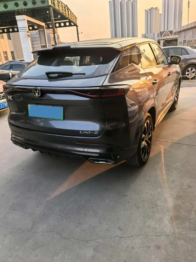 2024 ChangAn UNI-Z 1.5L 98HP L4 E-CVT PHEV 18.4KWH,autocango,china used car exporter,china ev exporter,chinese used car exporter,chinese used ev exporter