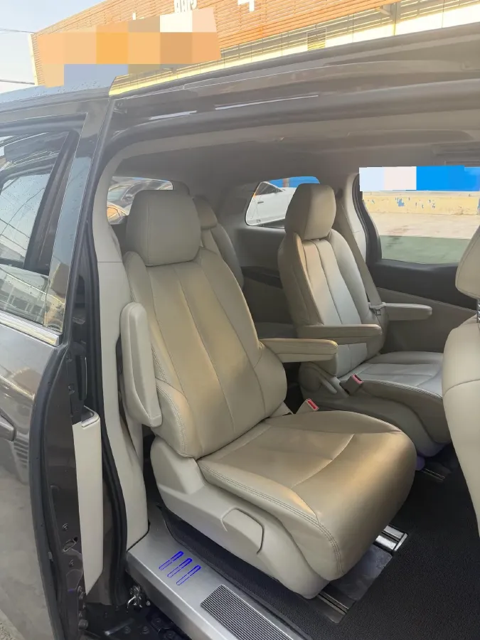 2022 Buick GL8 2.0T 237HP L4 9AT,autocango,china used car exporter,china ev exporter,chinese used car exporter,chinese used ev exporter