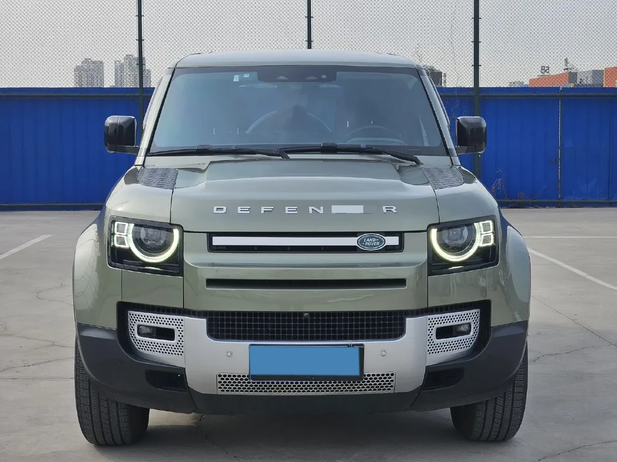 2020 Land Rover Defender 3.0T 400HP L6 8AT,autocango,china used car exporter,china ev exporter,chinese used car exporter,chinese used ev exporter