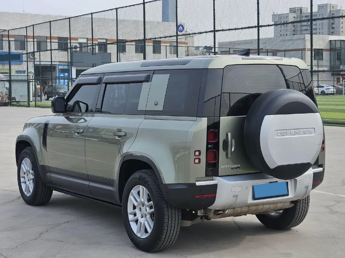2020 Land Rover Defender 3.0T 400HP L6 8AT,autocango,china used car exporter,china ev exporter,chinese used car exporter,chinese used ev exporter