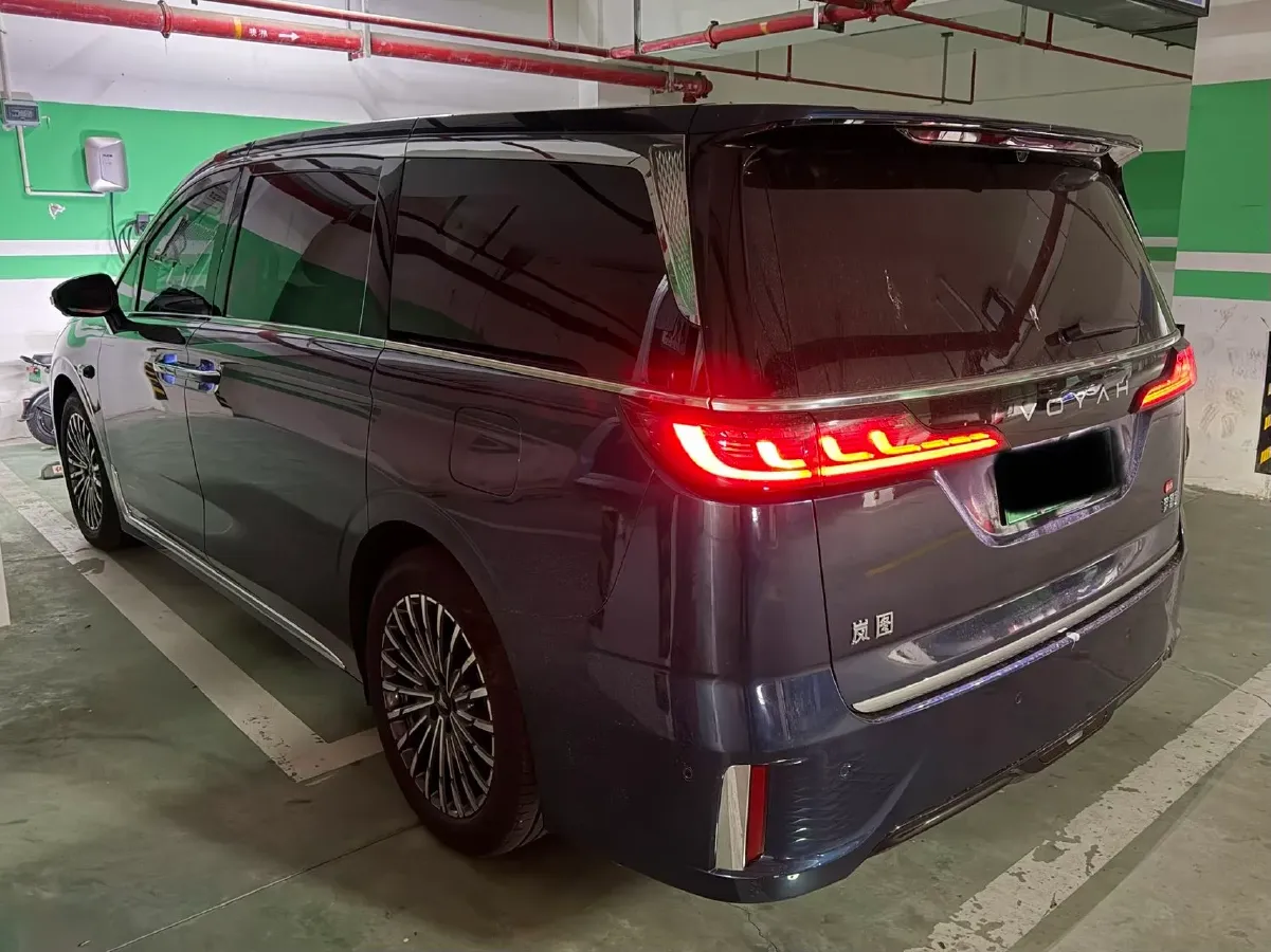2026 Voyah Dream 1.5T 150HP L4 PHEV,autocango,china used car exporter,china ev exporter,chinese used car exporter,chinese used ev exporter