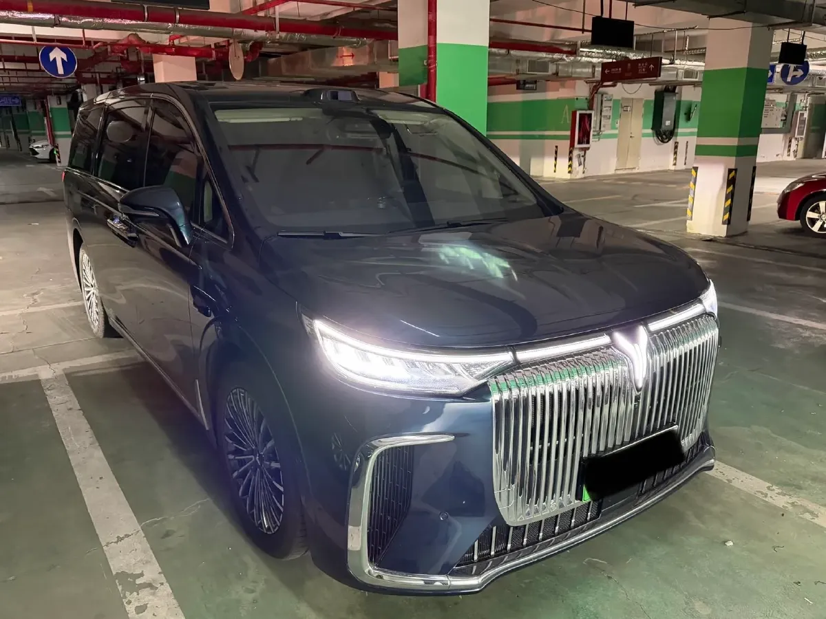 2026 Voyah Dream 1.5T 150HP L4 PHEV,autocango,china used car exporter,china ev exporter,chinese used car exporter,chinese used ev exporter