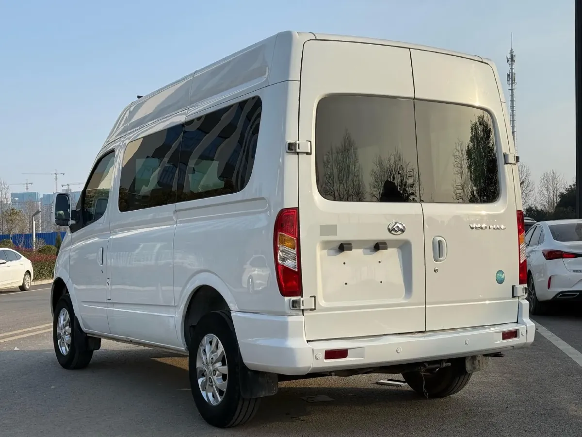2023 MAXUS XinTu V80 2.0T 139HP L4 6MT,autocango,china used car exporter,china ev exporter,chinese used car exporter,chinese used ev exporter