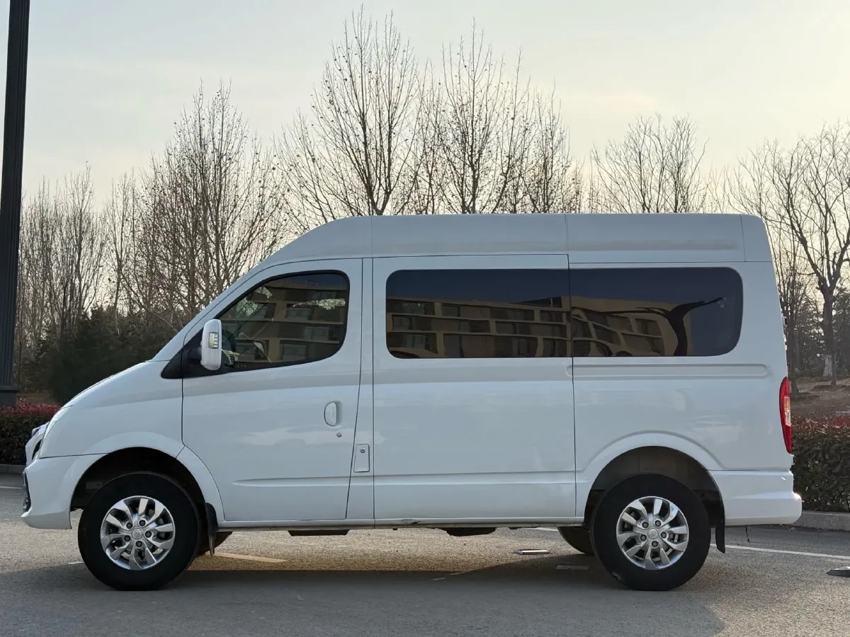 2023 MAXUS XinTu V80 2.0T 139HP L4 6MT,autocango,china used car exporter,china ev exporter,chinese used car exporter,chinese used ev exporter
