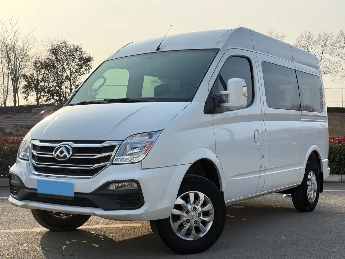 2023 MAXUS XinTu V80 2.0T 139HP L4 6MT,autocango,china used car exporter,china ev exporter,chinese used car exporter,chinese used ev exporter