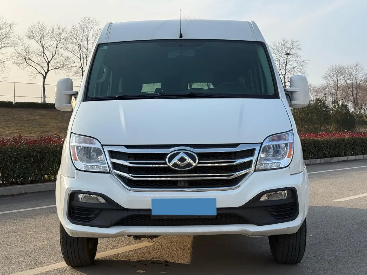 2023 MAXUS XinTu V80 2.0T 139HP L4 6MT,autocango,china used car exporter,china ev exporter,chinese used car exporter,chinese used ev exporter