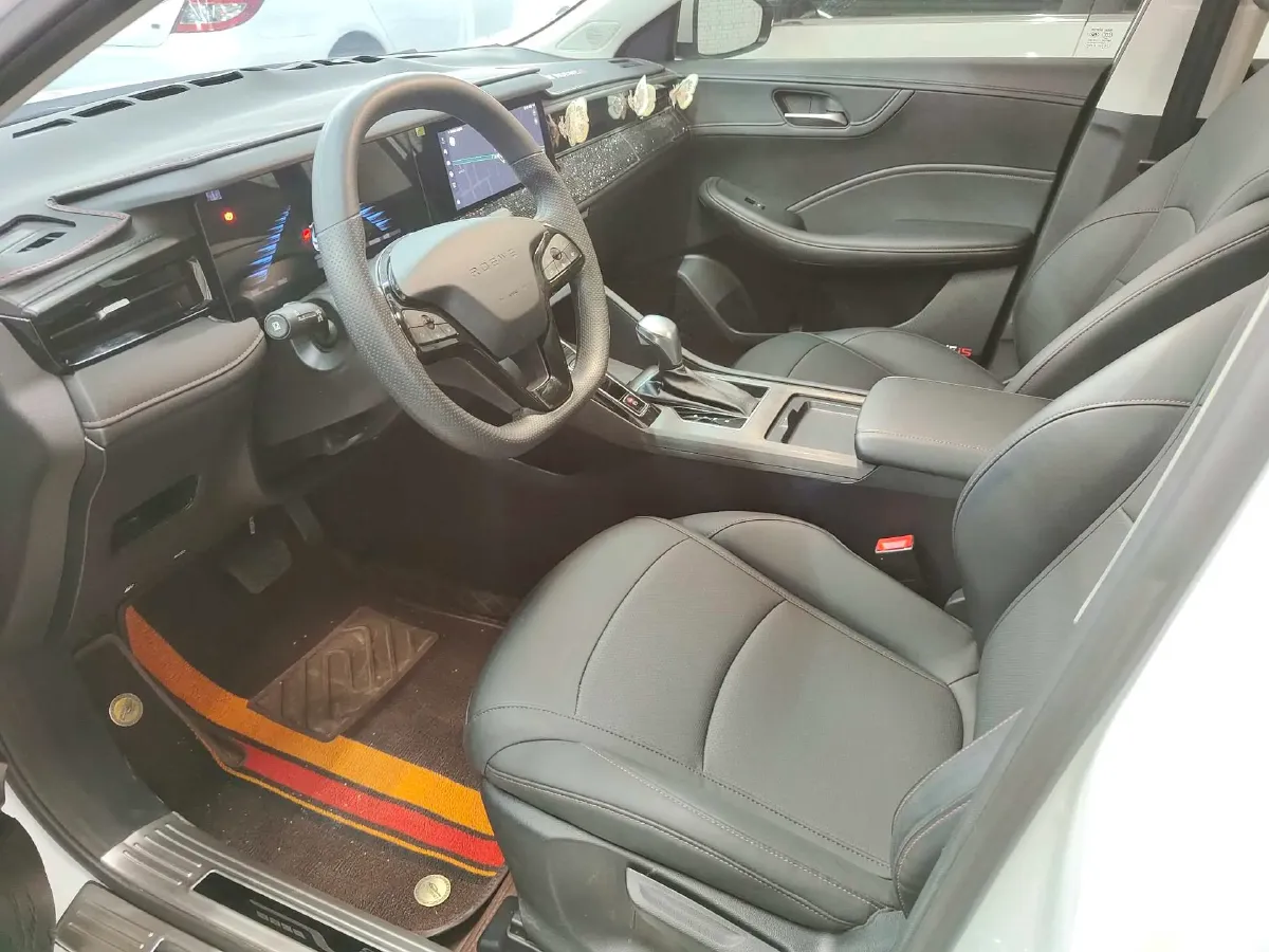 2023 Roewe i5 1.5L 129HP L4 CVT,autocango,china used car exporter,china ev exporter,chinese used car exporter,chinese used ev exporter