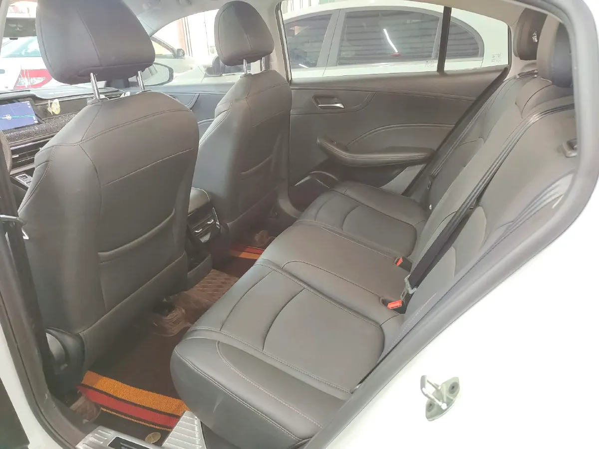 2023 Roewe i5 1.5L 129HP L4 CVT,autocango,china used car exporter,china ev exporter,chinese used car exporter,chinese used ev exporter