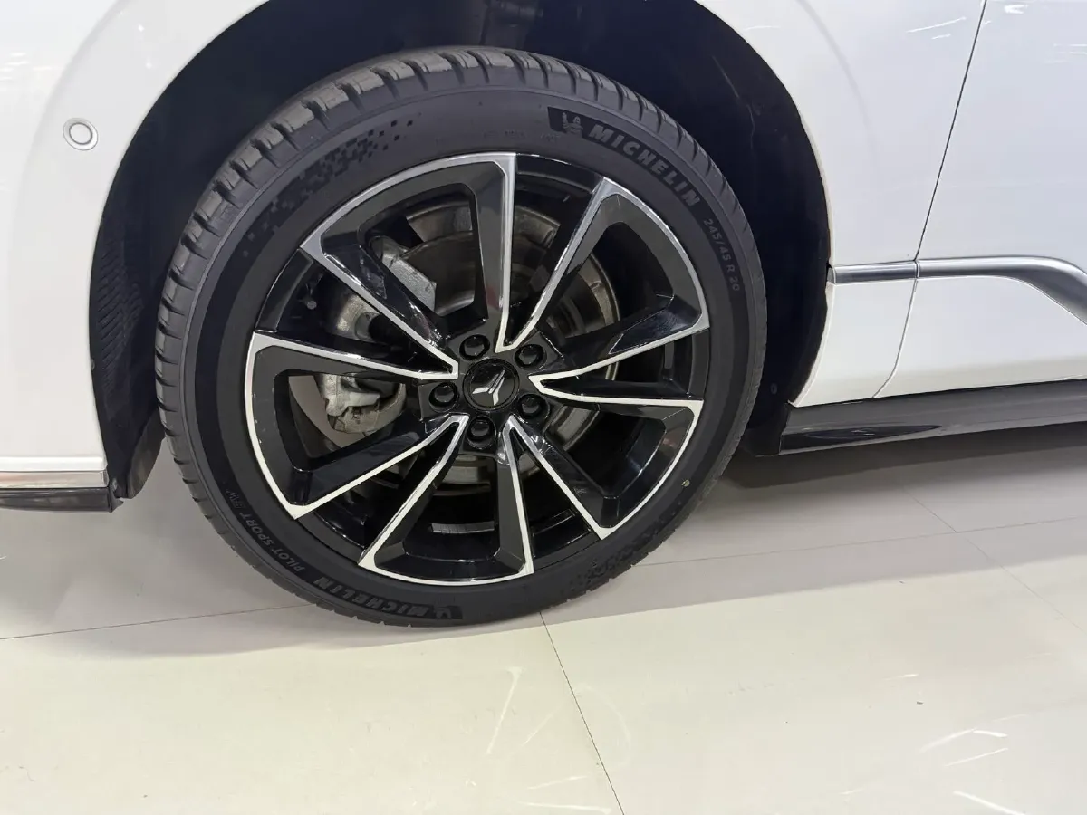 2024 Voyah ZhuiGuang 1.5T 136HP L4 PHEV 43KWH,autocango,china used car exporter,china ev exporter,chinese used car exporter,chinese used ev exporter