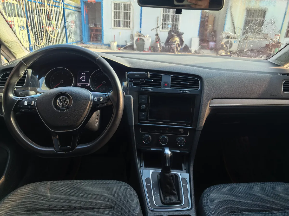2018 Volkswagen Golf 1.6L 110HP L4 6AT,autocango,china used car exporter,china ev exporter,chinese used car exporter,chinese used ev exporter