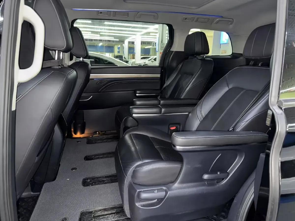 2023 GAC Trumpchi M8 2.0T 252HP L4 8AT,autocango,china used car exporter,china ev exporter,chinese used car exporter,chinese used ev exporter