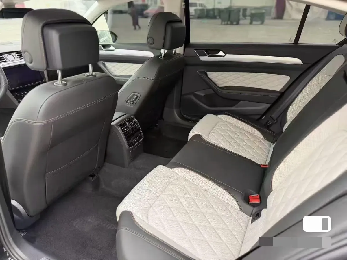 2023 Volkswagen Magotan 2.0T 186HP L4 7DCT,autocango,china used car exporter,china ev exporter,chinese used car exporter,chinese used ev exporter