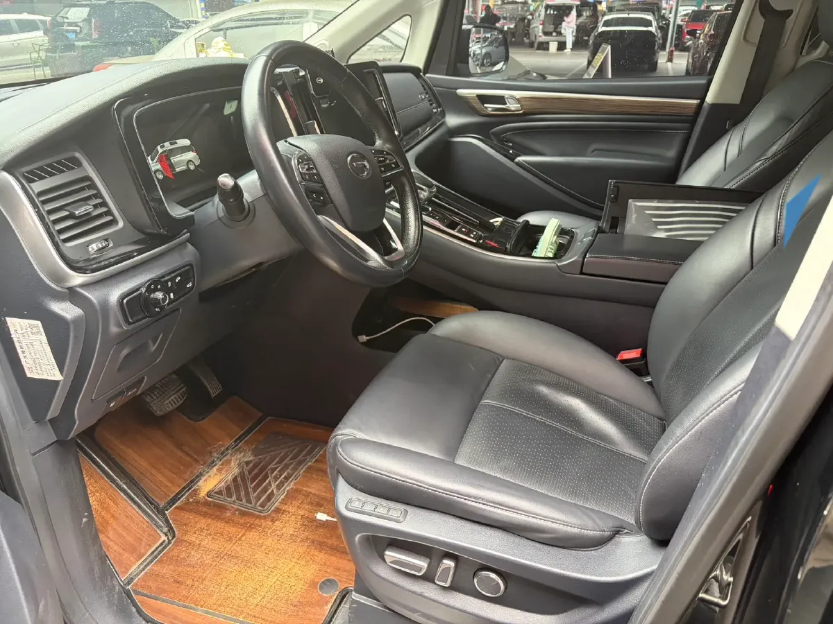 2021 GAC Trumpchi M8 2.0T 252HP L4 8AT,autocango,china used car exporter,china ev exporter,chinese used car exporter,chinese used ev exporter