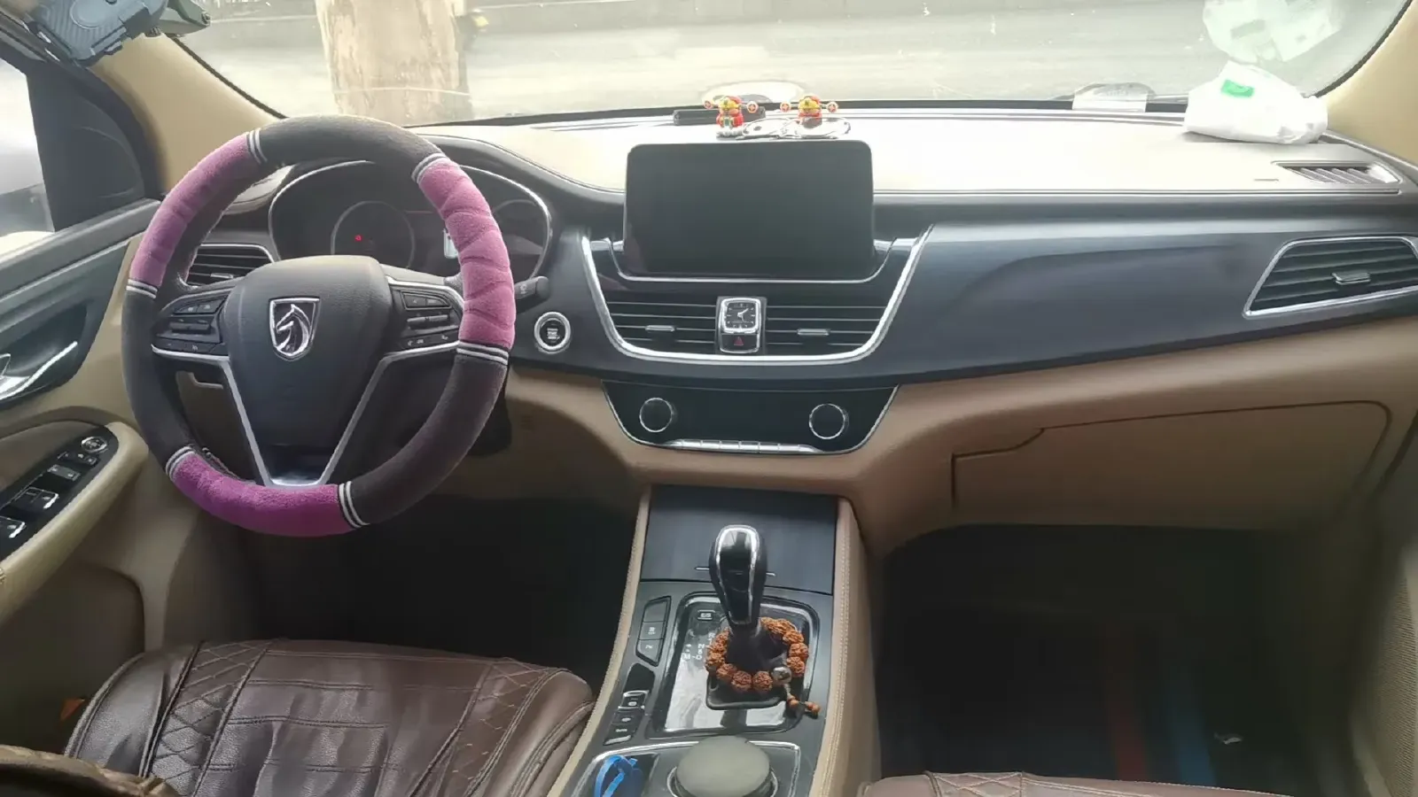 2017 BaoJun 730 1.5T 150HP L4 6MT,autocango,china used car exporter,china ev exporter,chinese used car exporter,chinese used ev exporter