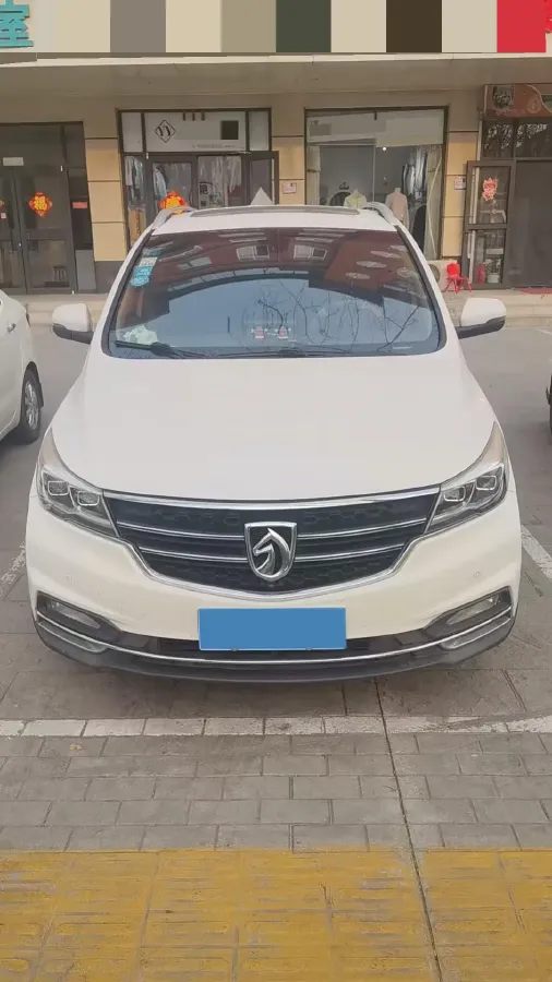2017 BaoJun 730 1.5T 150HP L4 6MT,autocango,china used car exporter,china ev exporter,chinese used car exporter,chinese used ev exporter