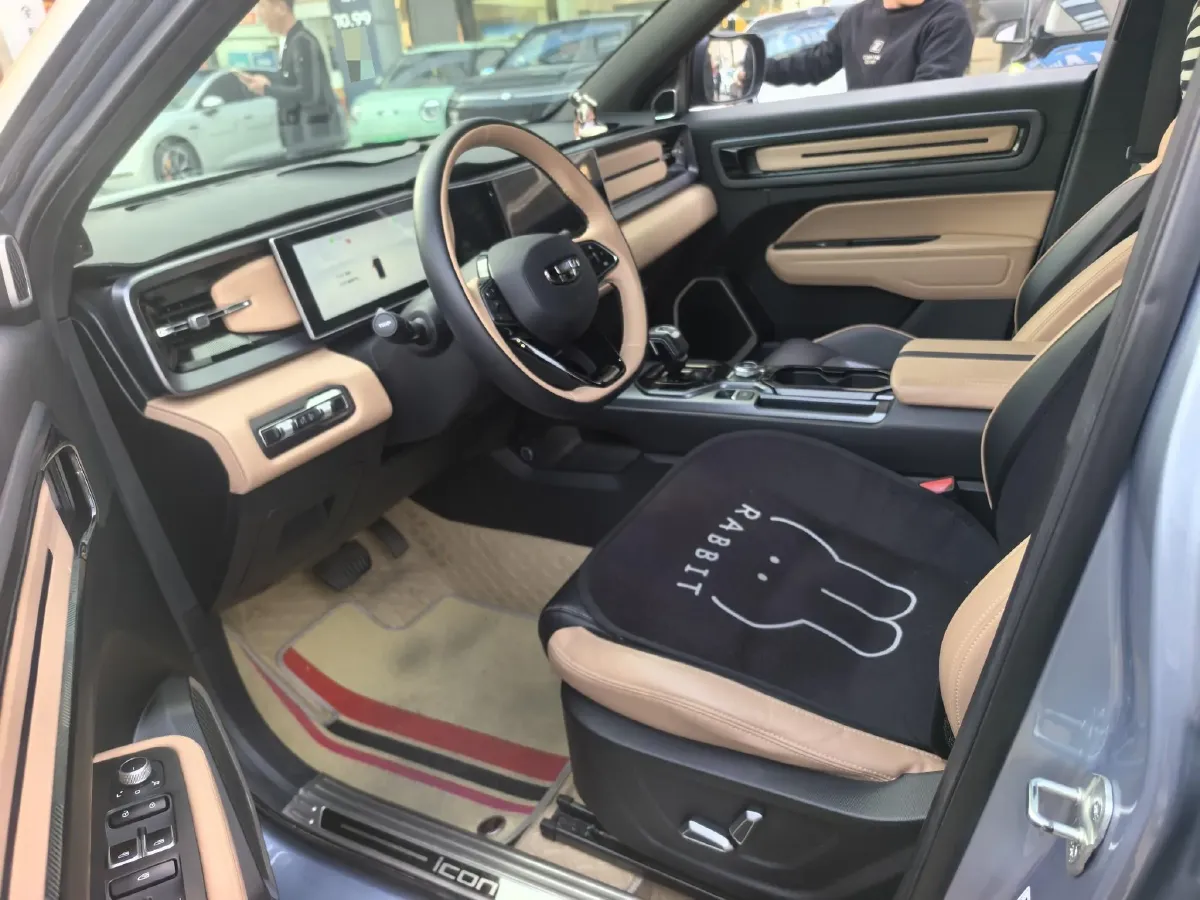 2023 Geely ICON 1.5T 181HP L4 7DCT,autocango,china used car exporter,china ev exporter,chinese used car exporter,chinese used ev exporter