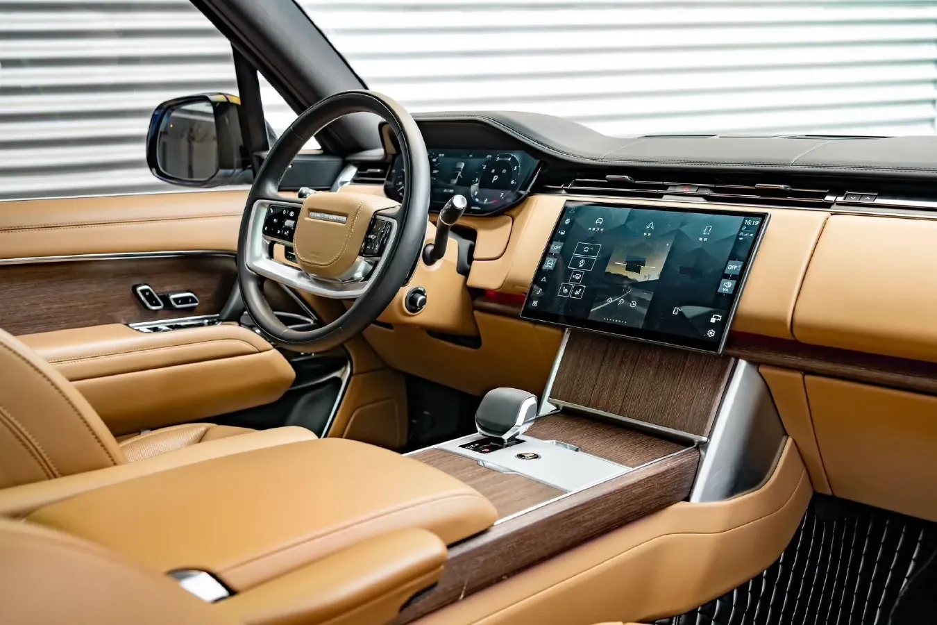 2024 Land Rover Range Rover 3.0T 360HP L6 8AT,autocango,china used car exporter,china ev exporter,chinese used car exporter,chinese used ev exporter