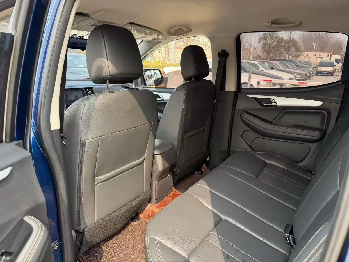 2024 Isuzu Jim 2.8T 120HP L4 5MT,autocango,china used car exporter,china ev exporter,chinese used car exporter,chinese used ev exporter