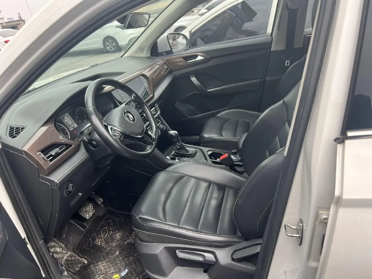 2020 Volkswagen Tharu 2.0T 186HP L4 7DCT,autocango,china used car exporter,china ev exporter,chinese used car exporter,chinese used ev exporter