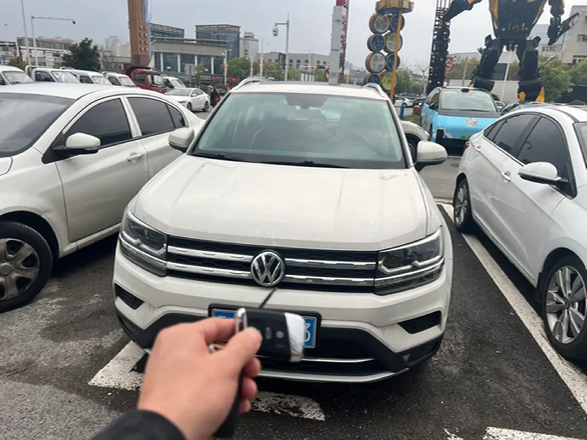 2020 Volkswagen Tharu 2.0T 186HP L4 7DCT,autocango,china used car exporter,china ev exporter,chinese used car exporter,chinese used ev exporter