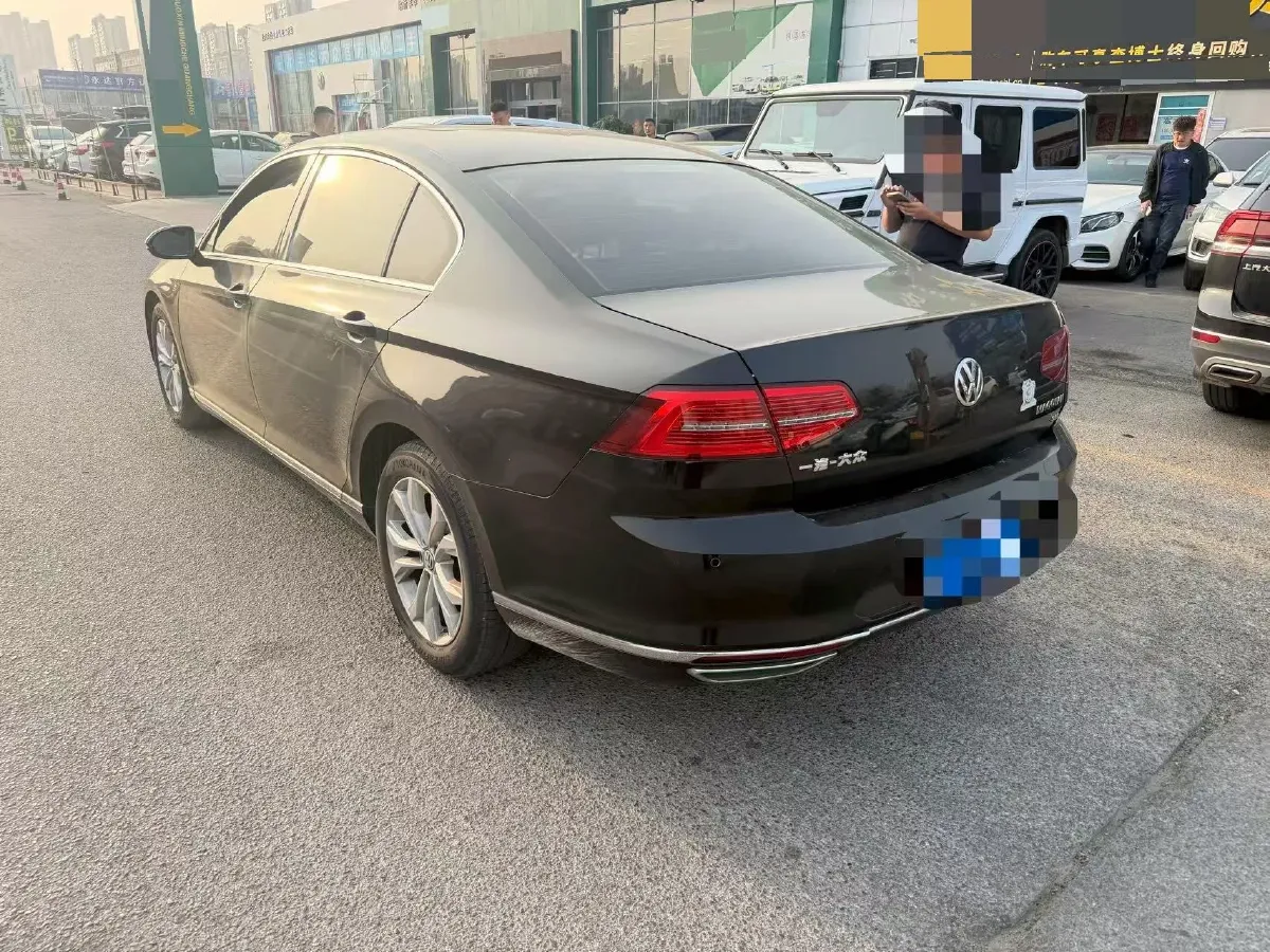 2018 Volkswagen Magotan 1.8T 180HP L4 7DCT,autocango,china used car exporter,china ev exporter,chinese used car exporter,chinese used ev exporter