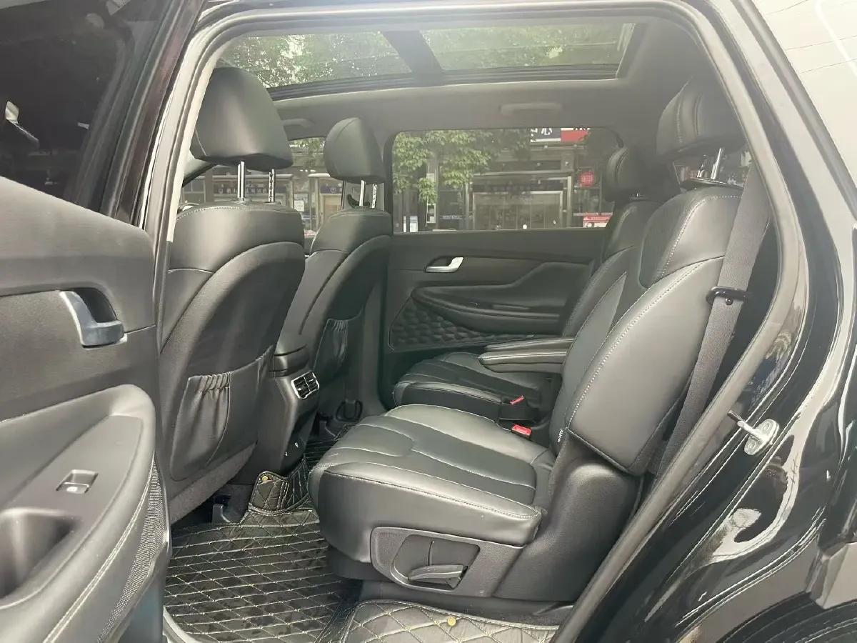 2023 Hyundai Santafe 2.0T 230HP L4 8AT,autocango,china used car exporter,china ev exporter,chinese used car exporter,chinese used ev exporter