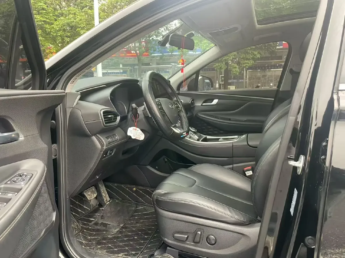 2023 Hyundai Santafe 2.0T 230HP L4 8AT,autocango,china used car exporter,china ev exporter,chinese used car exporter,chinese used ev exporter