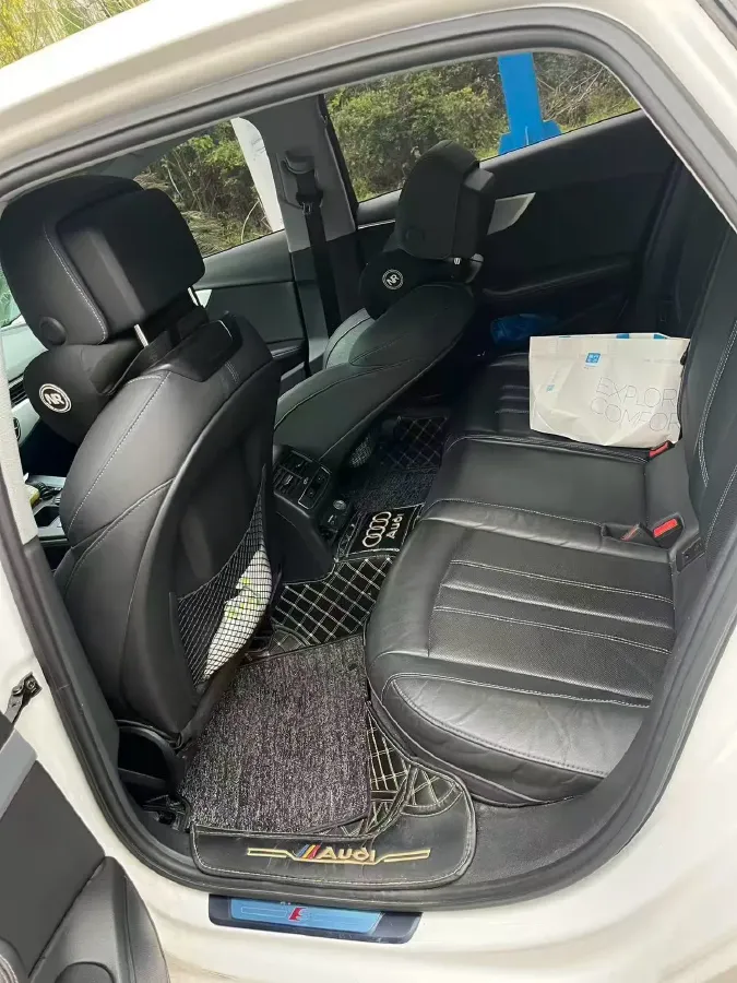 2022 Audi A4L 2.0T 190HP L4 7DCT,autocango,china used car exporter,china ev exporter,chinese used car exporter,chinese used ev exporter