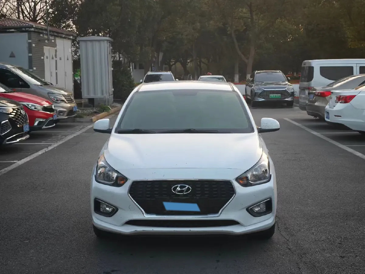 2017 Hyundai Reina 1.4L 95HP L4 5MT,autocango,china used car exporter,china ev exporter,chinese used car exporter,chinese used ev exporter