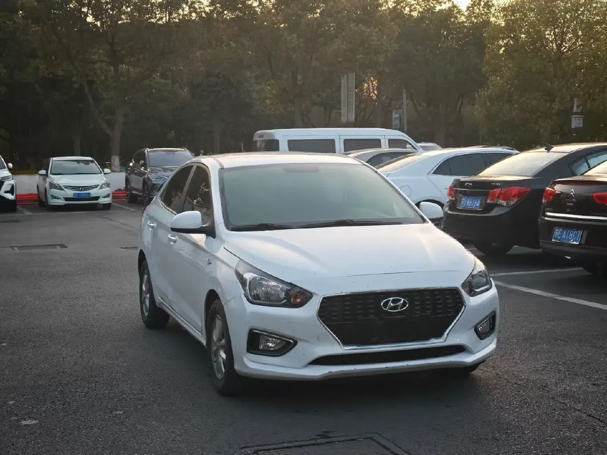 2017 Hyundai Reina 1.4L 95HP L4 5MT,autocango,china used car exporter,china ev exporter,chinese used car exporter,chinese used ev exporter