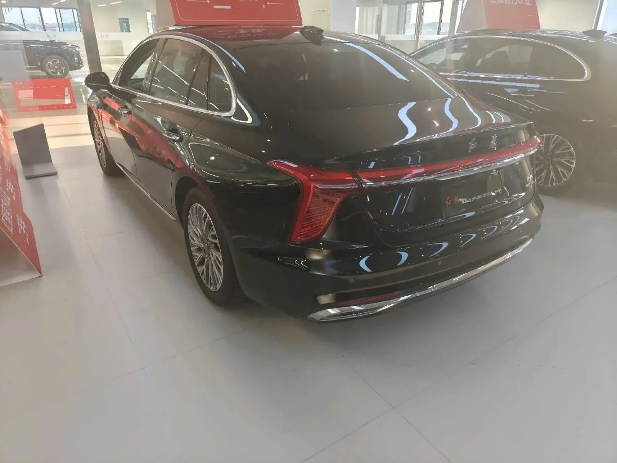 2024 HongQi H5 2.0T 224HP L4 8AT,autocango,china used car exporter,china ev exporter,chinese used car exporter,chinese used ev exporter