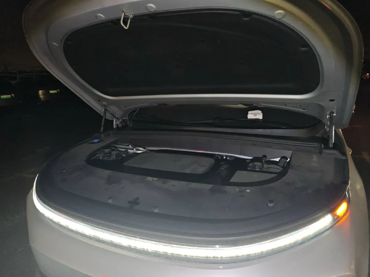 2024 Li L6 Range Extended 154HP L4 REEV 36.8KWH,autocango,china used car exporter,china ev exporter,chinese used car exporter,chinese used ev exporter