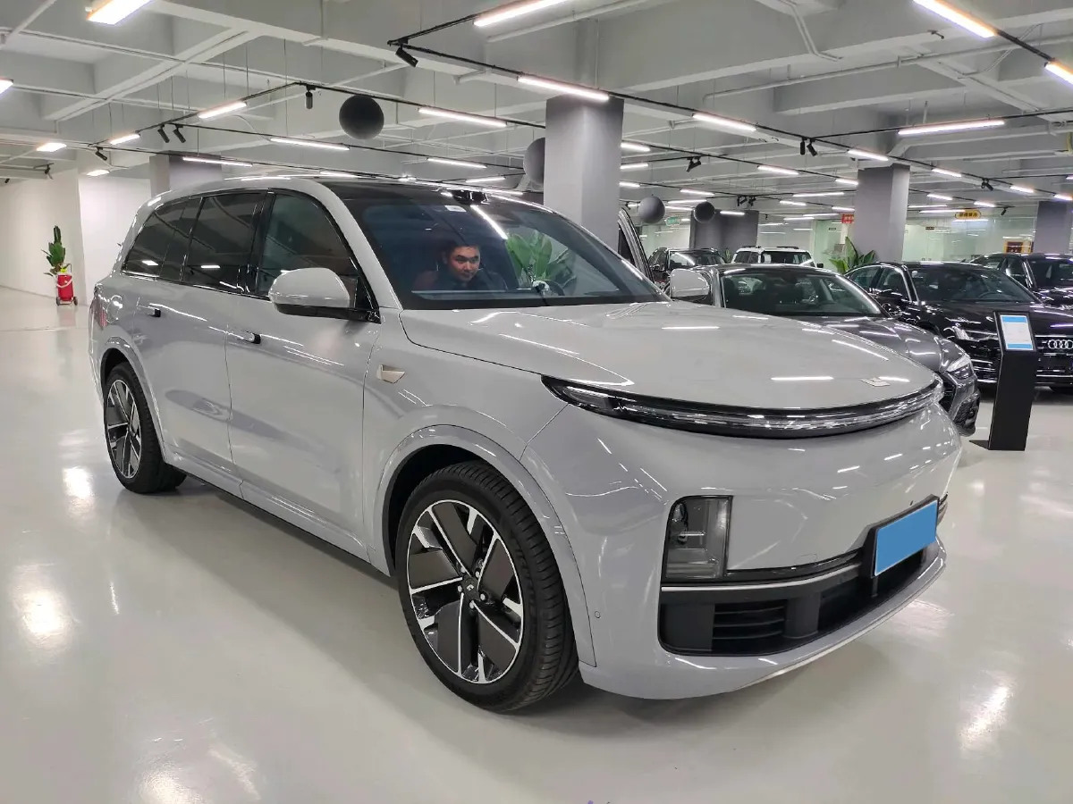 2025 Li L9 Range Extended 154HP REEV,autocango,china used car exporter,china ev exporter,chinese used car exporter,chinese used ev exporter
