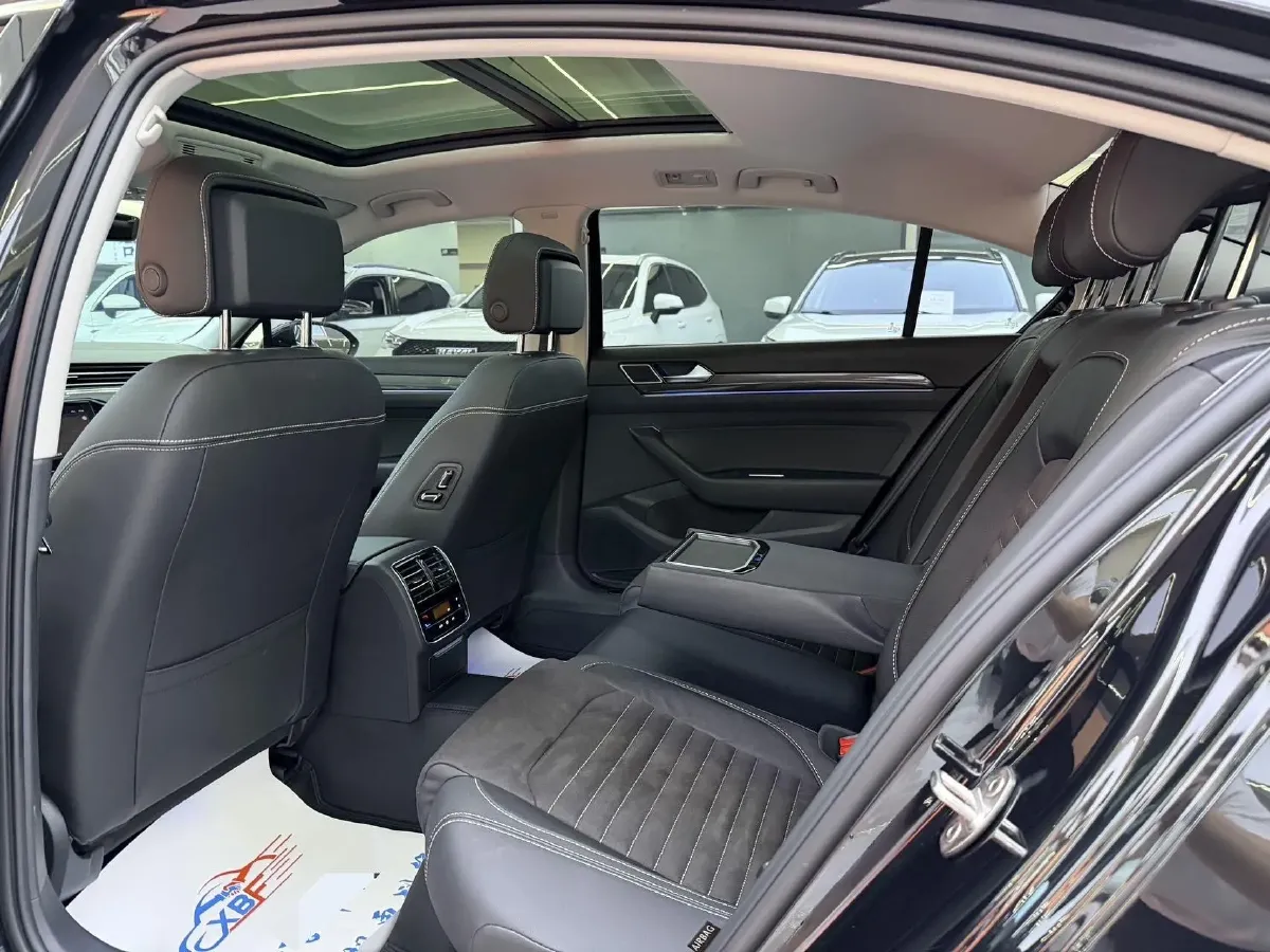 2020 Volkswagen Magotan 2.0T 186HP L4 7DCT,autocango,china used car exporter,china ev exporter,chinese used car exporter,chinese used ev exporter