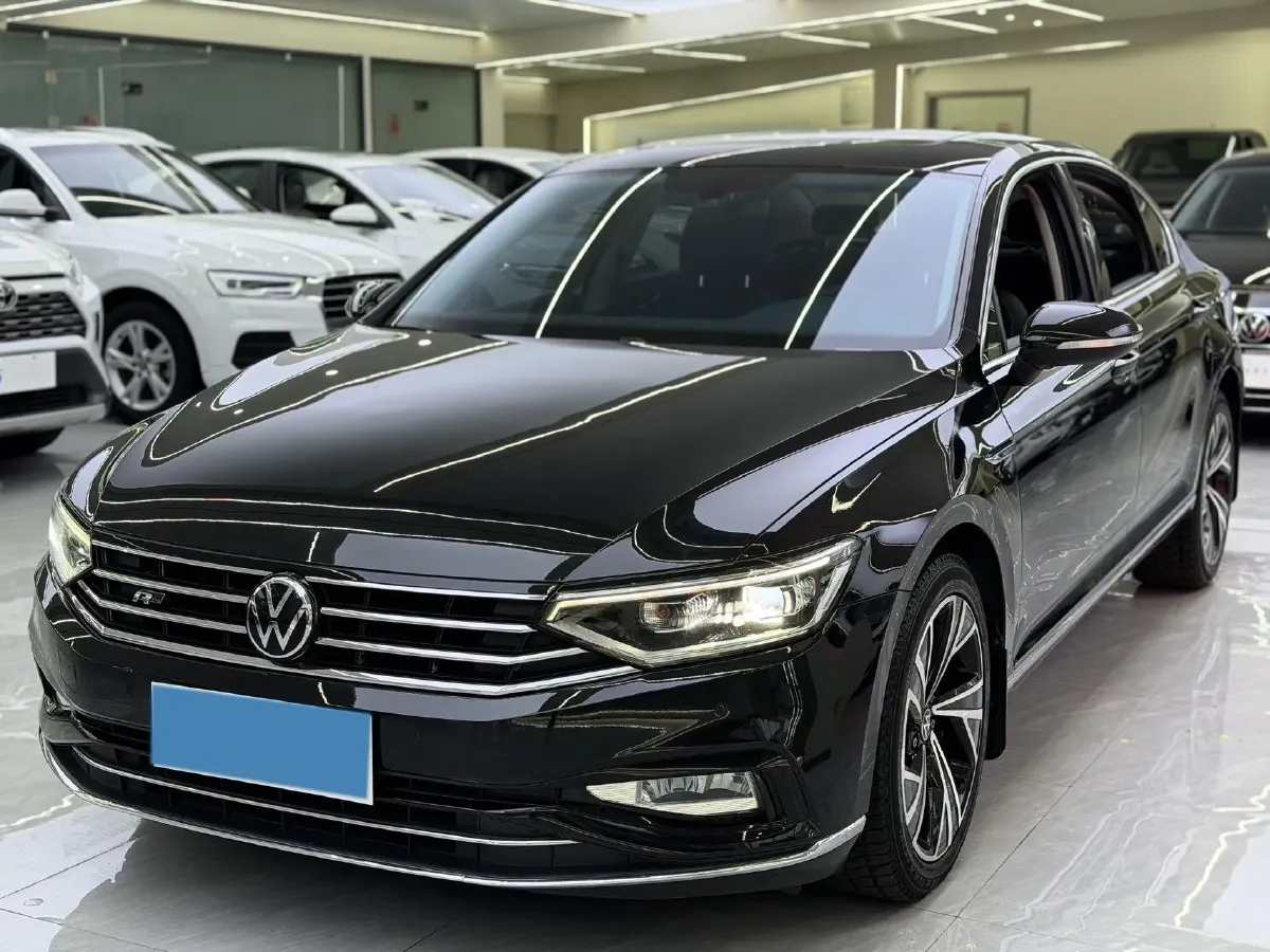 2020 Volkswagen Magotan 2.0T 186HP L4 7DCT,autocango,china used car exporter,china ev exporter,chinese used car exporter,chinese used ev exporter