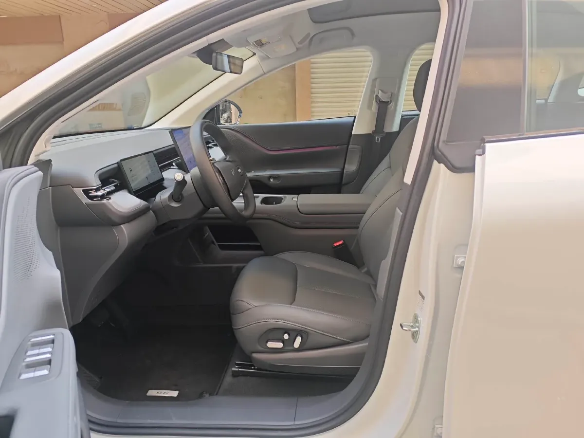 2025 Xpeng G6 BEV 68.5KWH,autocango,china used car exporter,china ev exporter,chinese used car exporter,chinese used ev exporter