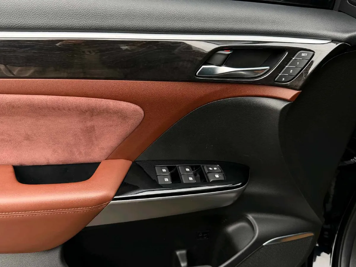 2017 GAC Trumpchi GS8 2.0T 201HP L4 6AT,autocango,china used car exporter,china ev exporter,chinese used car exporter,chinese used ev exporter