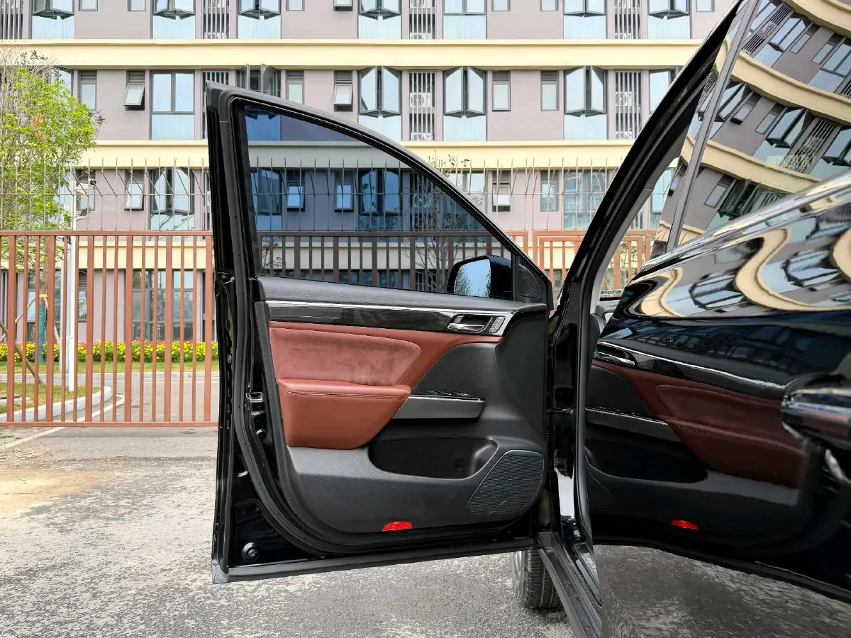 2017 GAC Trumpchi GS8 2.0T 201HP L4 6AT,autocango,china used car exporter,china ev exporter,chinese used car exporter,chinese used ev exporter