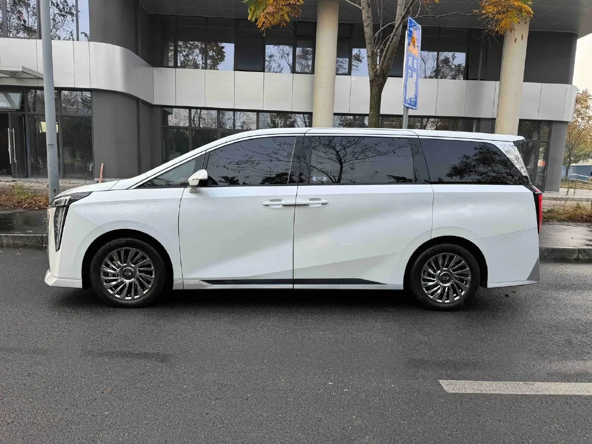 2023 GAC Trumpchi M8 2.0T 252HP L4 8AT,autocango,china used car exporter,china ev exporter,chinese used car exporter,chinese used ev exporter