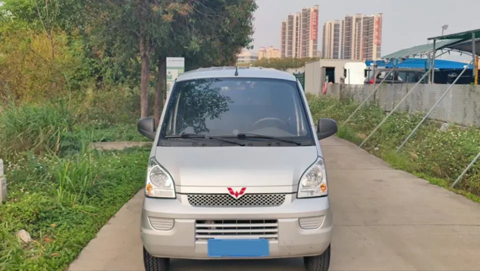 2021 WuLing RongGuang 1.5L 99HP L4 5MT,autocango,china used car exporter,china ev exporter,chinese used car exporter,chinese used ev exporter