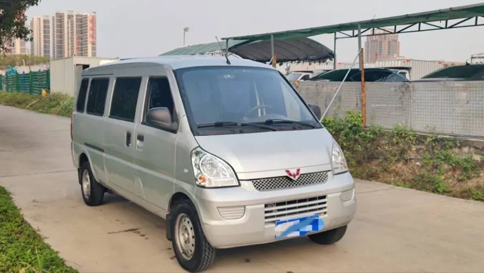 2021 WuLing RongGuang 1.5L 99HP L4 5MT,autocango,china used car exporter,china ev exporter,chinese used car exporter,chinese used ev exporter
