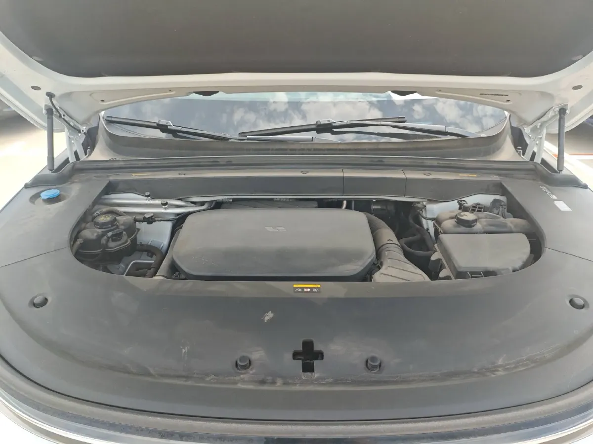2024 Li L6 Range Extended 154HP L4 REEV 36.8KWH,autocango,china used car exporter,china ev exporter,chinese used car exporter,chinese used ev exporter