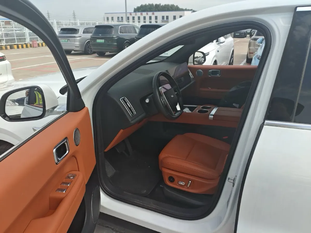 2024 Li L6 Range Extended 154HP L4 REEV 36.8KWH,autocango,china used car exporter,china ev exporter,chinese used car exporter,chinese used ev exporter