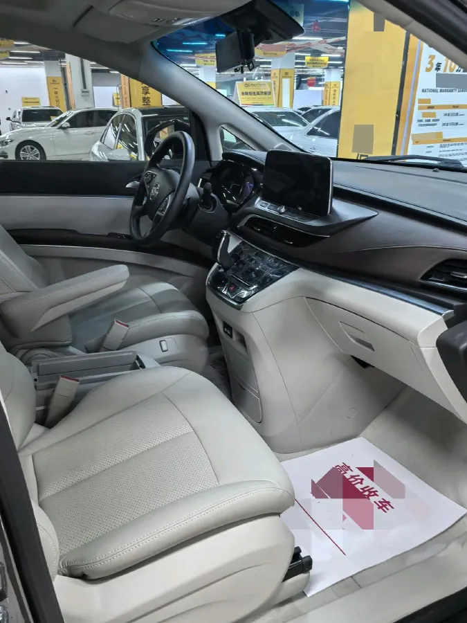 2023 Buick GL8 2.0T 237HP L4 9AT,autocango,china used car exporter,china ev exporter,chinese used car exporter,chinese used ev exporter