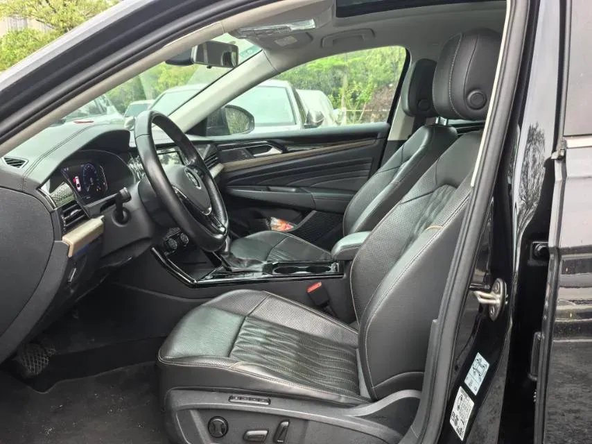 2020 Volkswagen Passat 2.0T 186HP L4 7DCT,autocango,china used car exporter,china ev exporter,chinese used car exporter,chinese used ev exporter